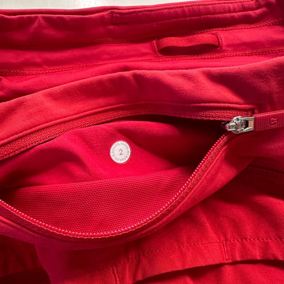LULULEMON Red Women's Shorts - Picture 4 of 4